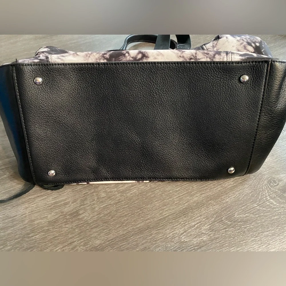 Aimee Kestenberg Lighten Up Vanilla Black/White Tie Dye Nylon Tote purse - Picture 8 of 9